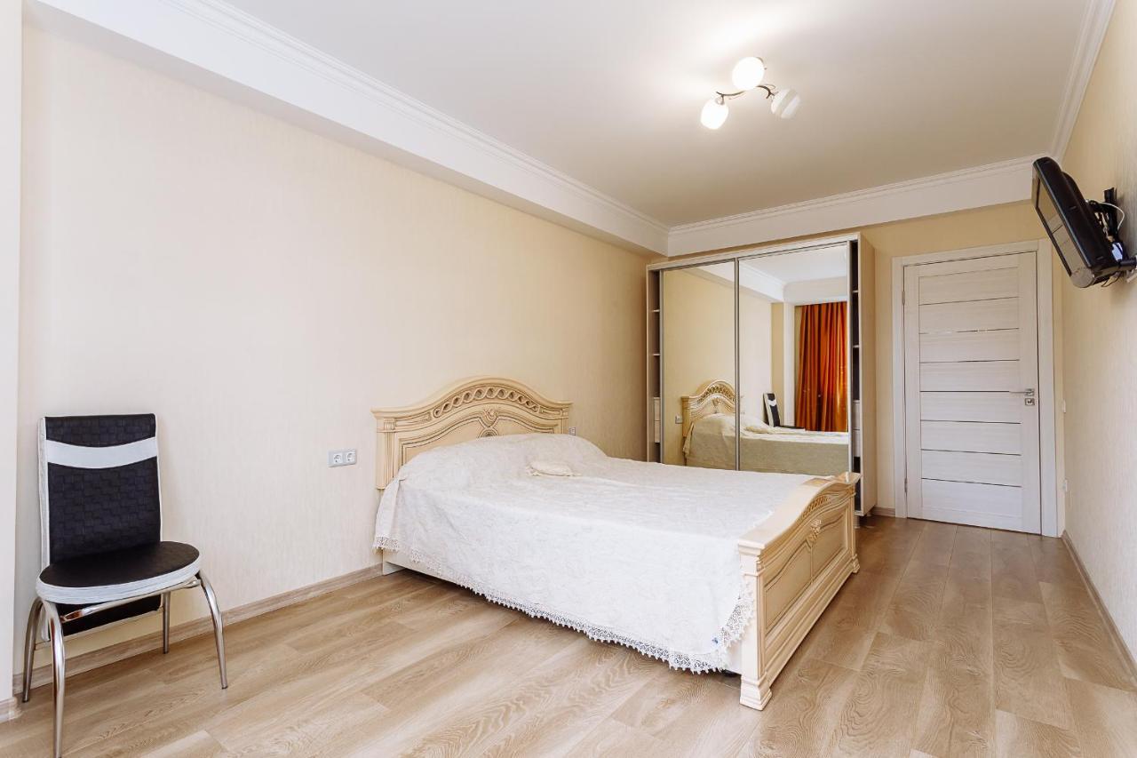 Apartament Confortabil In Centrul Orasului! キシナウ エクステリア 写真